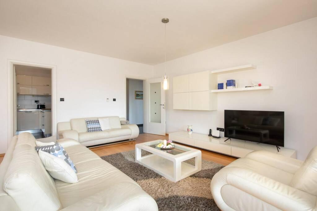 Apartment Natali Punat- Free Parking On Premises 外观 照片