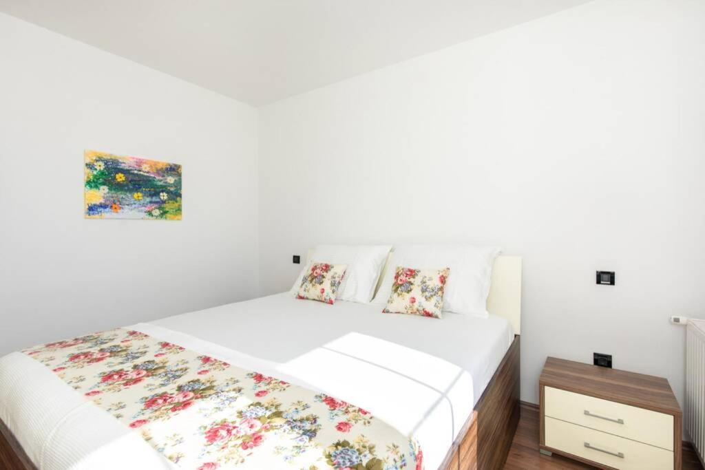 Apartment Natali Punat- Free Parking On Premises 外观 照片