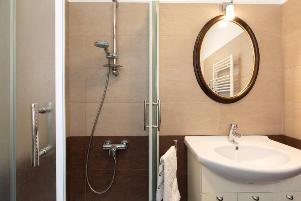 Apartment Natali Punat- Free Parking On Premises 外观 照片